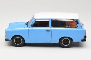 Trabant 601 Kombi Modrý Sun Star 1:18 4272 Kov – obrázok 4 z 8