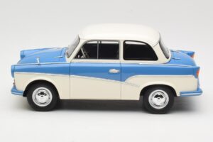 Trabant P50 Svetlomodrý Krémový BoS Models 1:18 BOS035 Živica – obrázok 3 z 6