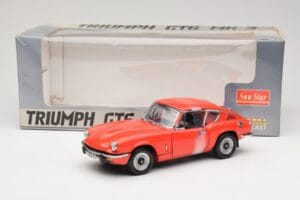 Triumph GT6 Mk3 Červený Sun Star 1:18 1056 Kov – obrázok 6 z 6