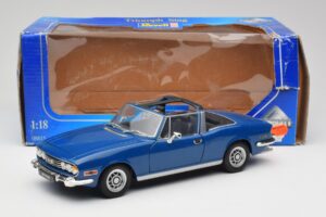 Triumph Stag Mk1 Sapphire Blue Revell 1:18 8815 Kov – obrázok 8 z 8