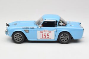 Triumph TR4 Rally Car Revell 1:18 8773 Kov – obrázok 4 z 8