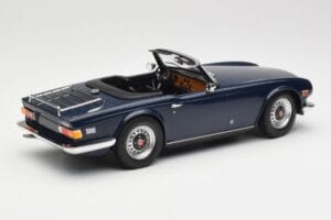 Triumph TR6 PI Tmavo Modrý Minichamps 1:18 155132032 Kov – obrázok 2 z 6