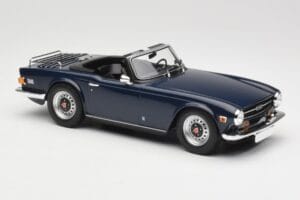 Triumph TR6 PI Tmavo Modrý Minichamps 1:18 155132032 Kov – obrázok 4 z 6