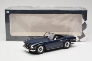 Triumph TR6 PI Tmavo Modrý Minichamps 1:18 155132032 Kov – obrázok 6 z 6