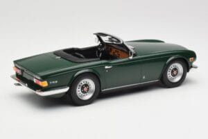 Triumph TR6 PI Tmavo Zelený Minichamps 1:18 155132030 Kov – obrázok 2 z 6