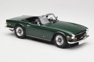 Triumph TR6 PI Tmavo Zelený Minichamps 1:18 155132030 Kov – obrázok 4 z 6