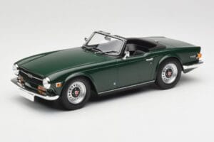 Triumph TR6 PI Tmavo Zelený Minichamps 1:18 155132030 Kov