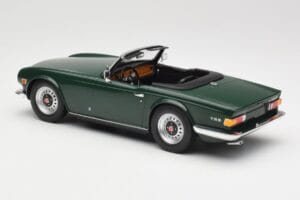 Triumph TR6 PI Tmavo Zelený Minichamps 1:18 155132030 Kov – obrázok 5 z 6