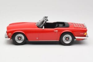 Triumph TR6 PI Červený Minichamps 1:18 155132031 Kov – obrázok 3 z 6