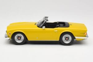 Triumph TR6 RHD Žltý Minichamps 1:18 155132034 Kov – obrázok 3 z 6