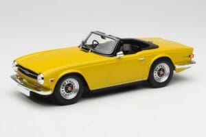 Triumph TR6 RHD Žltý Minichamps 1:18 155132034 Kov