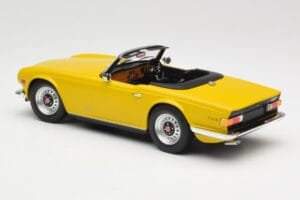 Triumph TR6 RHD Žltý Minichamps 1:18 155132034 Kov – obrázok 5 z 6