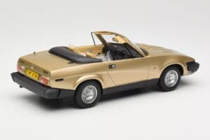 Triumph TR7 DHC Zlatý BoS Models 1:18 BOS221 Živica – obrázok 2 z 6