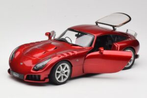 TVR Sagaris Červený Revell 1:18 08816 Kov – obrázok 2 z 8