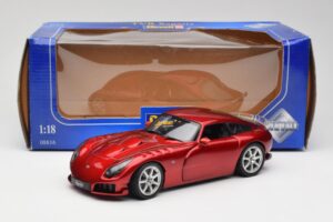TVR Sagaris Červený Revell 1:18 08816 Kov – obrázok 8 z 8