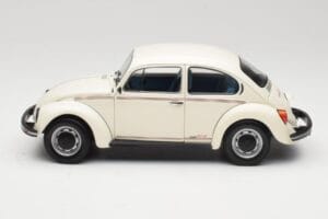 Volkswagen 1200 Jeans Bug Biely Minichamps 1:18 150057101 Kov – obrázok 4 z 8