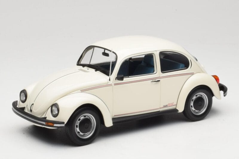 Volkswagen 1200 Jeans Bug Biely Minichamps 1:18 150057101 Kov