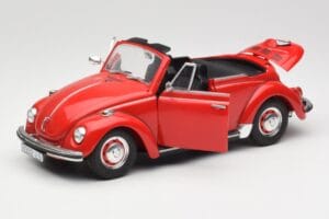 Volkswagen 1302 LS Kabriolet Červený Revell 1:18 08470 Kov – obrázok 2 z 8