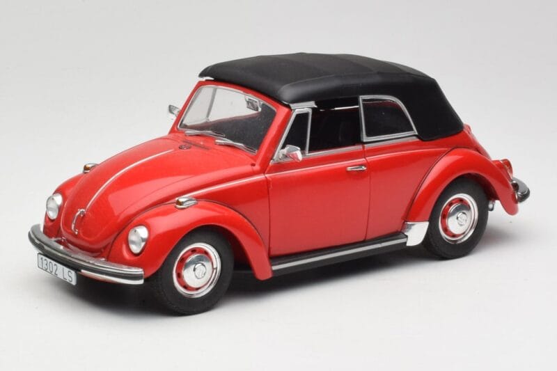 Volkswagen 1302 LS Kabriolet Červený Revell 1:18 08470 Kov