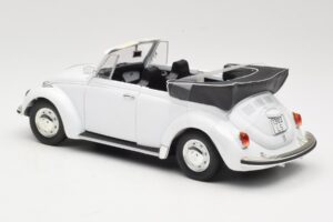 Volkswagen 1302 LS Kabriolet Biely Revell 1:18 8415 Kov – obrázok 7 z 8