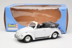 Volkswagen 1302 LS Kabriolet Biely Revell 1:18 8415 Kov – obrázok 8 z 8