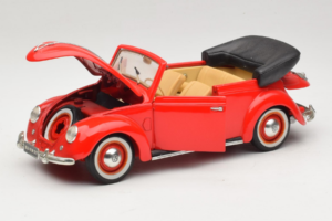 Volkswagen Beetle Kabriolet Červený Maisto 1:18 56010 Kov – obrázok 2 z 8