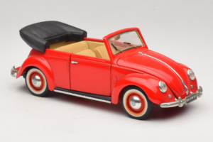Volkswagen Beetle Kabriolet Červený Maisto 1:18 56010 Kov – obrázok 6 z 8