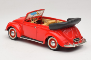 Volkswagen Beetle Kabriolet Červený Maisto 1:18 56010 Kov – obrázok 7 z 8