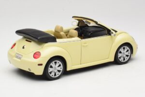 Volkswagen Beetle Kabriolet Žltý Gate 1:18 VW24108 Kov – obrázok 3 z 8