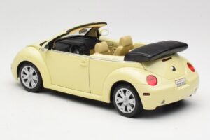 Volkswagen Beetle Kabriolet Žltý Gate 1:18 VW24108 Kov – obrázok 7 z 8
