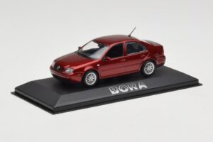 Volkswagen Bora Mk4 Red Metallic Minichamps 1:43 VW003 Kov – obrázok 2 z 4