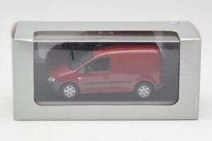 Volkswagen Caddy 2K Tmavo Červený Minichamps 1:43 CADDY004 Kov – obrázok 4 z 4