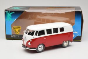 Volkswagen Combi T1 Červený & Biely Solido 1:18 8031 Kov – obrázok 8 z 8