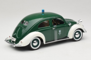 Volkswagen Export Sedan Police Maisto 1:18 56004 Kov – obrázok 2 z 6