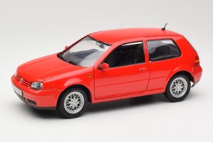 Volkswagen Golf Mk4 GTI Červený Revell 1:18 08943 Kov