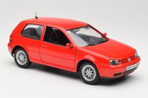 Volkswagen Golf Mk4 GTI Červený Revell 1:18 08943 Kov – obrázok 6 z 8