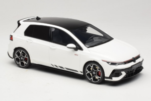 Volkswagen Golf Mk8 GTI Clubsport Pure White Otto 1:18 OT1221 Živica – obrázok 4 z 6