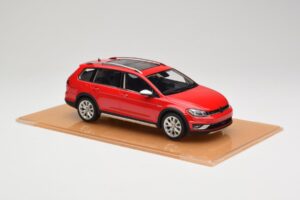 Volkswagen Golf Mk7 Alltrack Tornado Red DNA 1:18 DNA000035 Živica – obrázok 4 z 6