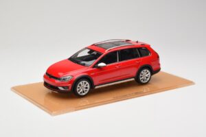 Volkswagen Golf Mk7 Alltrack Tornado Red DNA 1:18 DNA000035 Živica