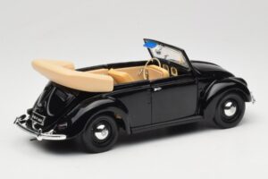 Volkswagen Chrobák Kabriolet Čierny Maisto 1:18 37800-M6 Kov – obrázok 3 z 8