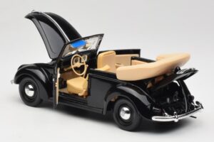 Volkswagen Chrobák Kabriolet Čierny Maisto 1:18 37800-M6 Kov – obrázok 5 z 8