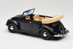 Volkswagen Chrobák Kabriolet Čierny Maisto 1:18 37800-M6 Kov – obrázok 7 z 8