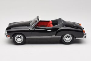 Volkswagen Karmann Ghia Kabriolet Čierny Minichamps 1:18 155054031 Kov – obrázok 3 z 6