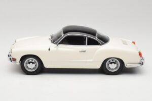 Volkswagen Karmann Ghia Krémový Čierny Minichamps 1:18 155054021 Kov – obrázok 3 z 6
