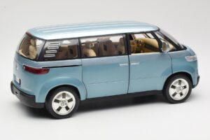 Volkswagen Microbus Concept Svetlozelený Revell 1:18 08444 Kov – obrázok 3 z 8