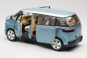 Volkswagen Microbus Concept Svetlozelený Revell 1:18 08444 Kov – obrázok 5 z 8