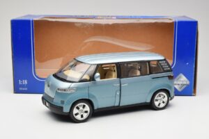 Volkswagen Microbus Concept Svetlozelený Revell 1:18 08444 Kov – obrázok 8 z 8