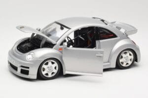 Volkswagen New Beetle RSi Strieborný Bburago 1:18 3306 Kov – obrázok 2 z 8