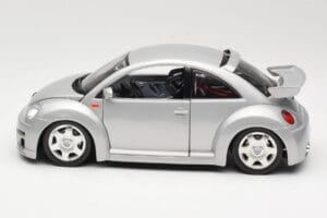 Volkswagen New Beetle RSi Strieborný Bburago 1:18 3306 Kov – obrázok 4 z 8