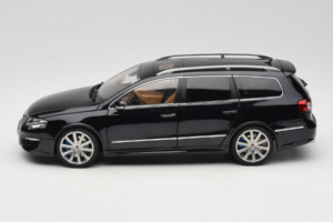 Volkswagen Passat B6 R36 Variant Čierny NZG 1:18 KF044-4A Kov – obrázok 4 z 8
